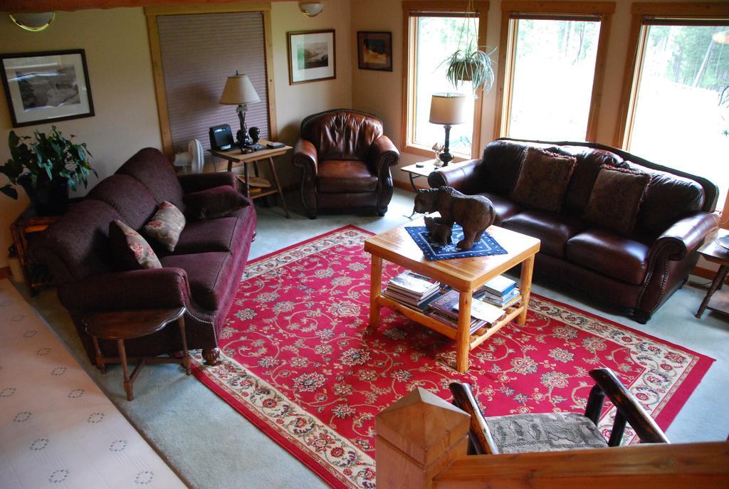 Kicking Horse Canyon Guest House Golden Exterior foto