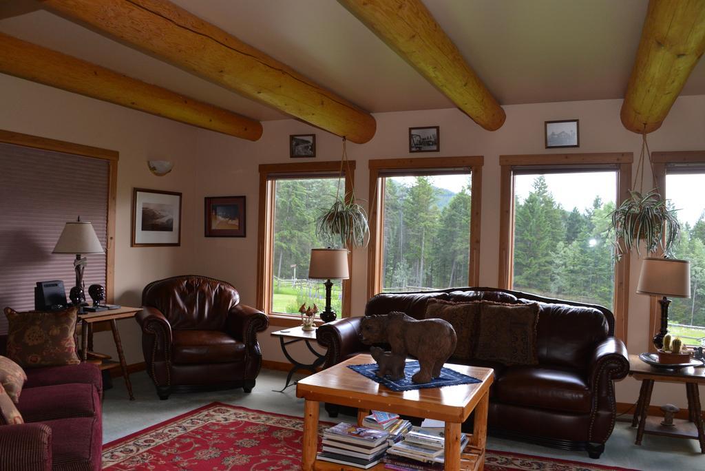Kicking Horse Canyon Guest House Golden Exterior foto