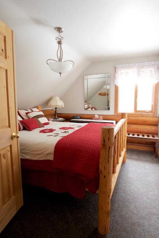 Kicking Horse Canyon Guest House Golden Exterior foto