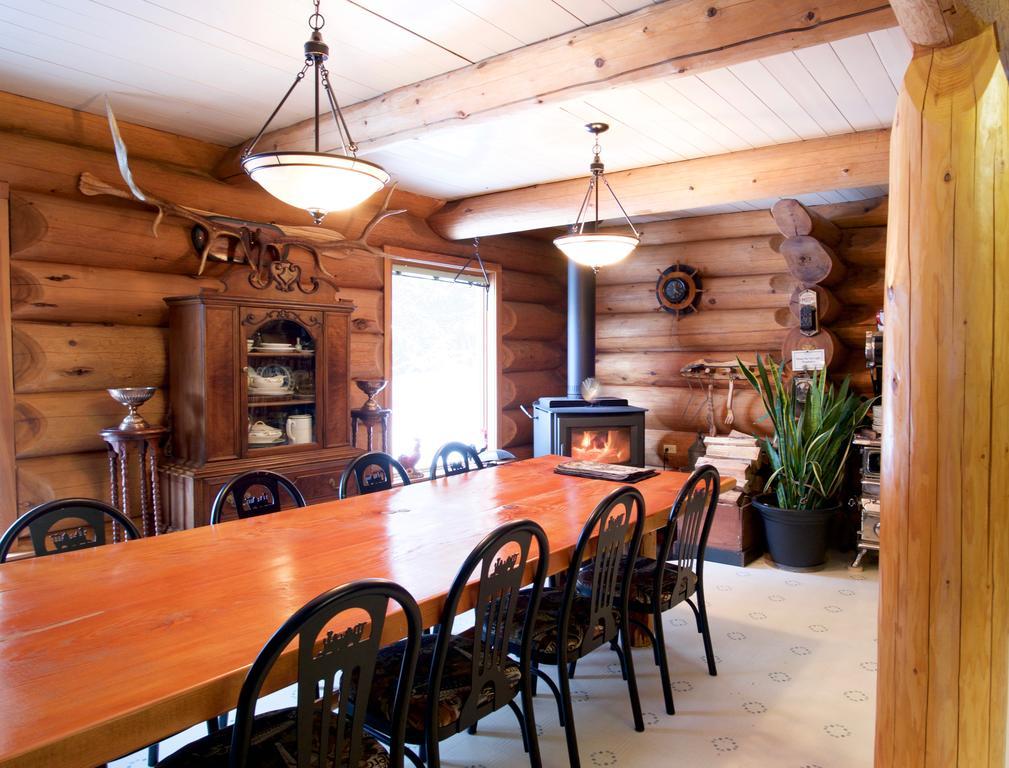 Kicking Horse Canyon Guest House Golden Exterior foto