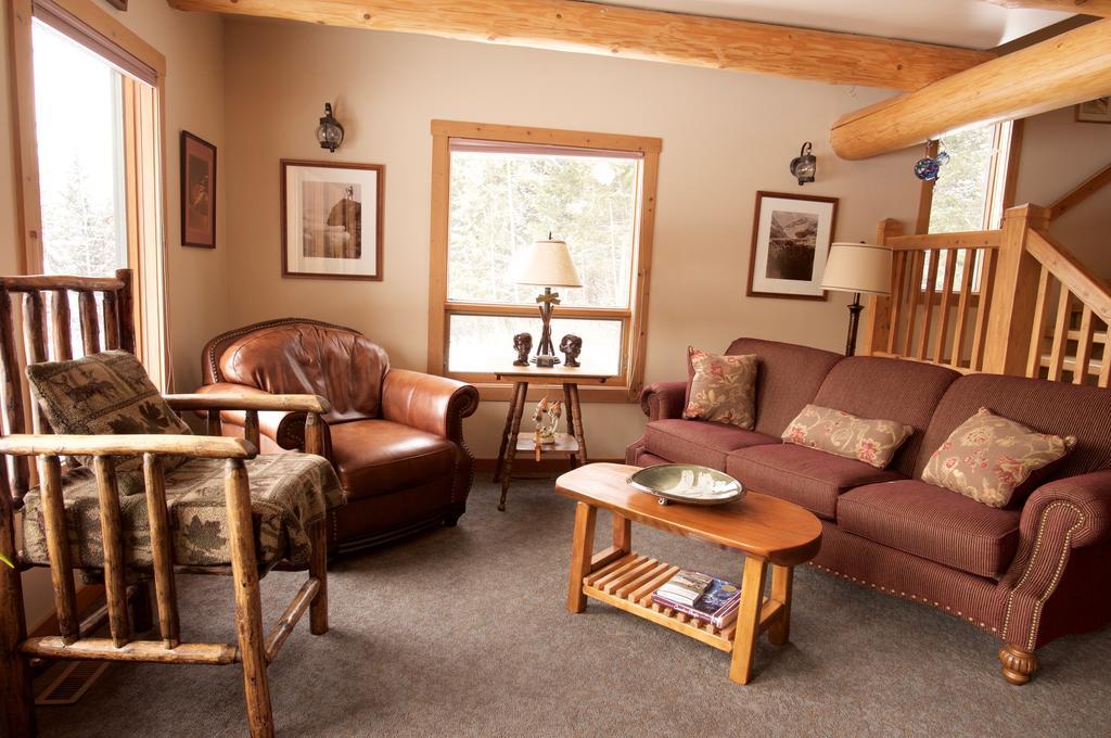 Kicking Horse Canyon Guest House Golden Exterior foto