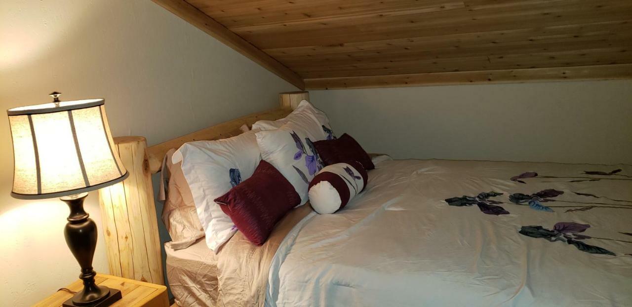 Kicking Horse Canyon Guest House Golden Exterior foto