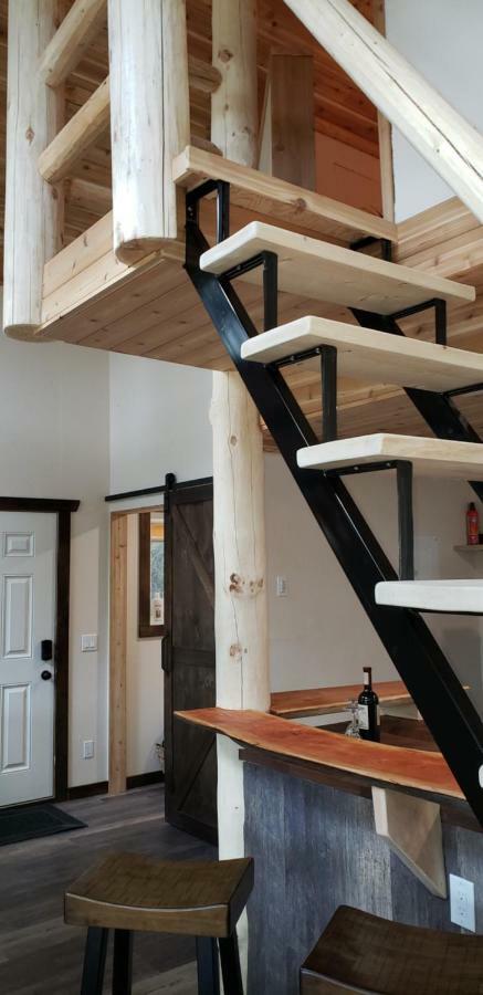Kicking Horse Canyon Guest House Golden Exterior foto