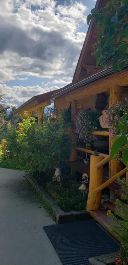 Kicking Horse Canyon Guest House Golden Exterior foto